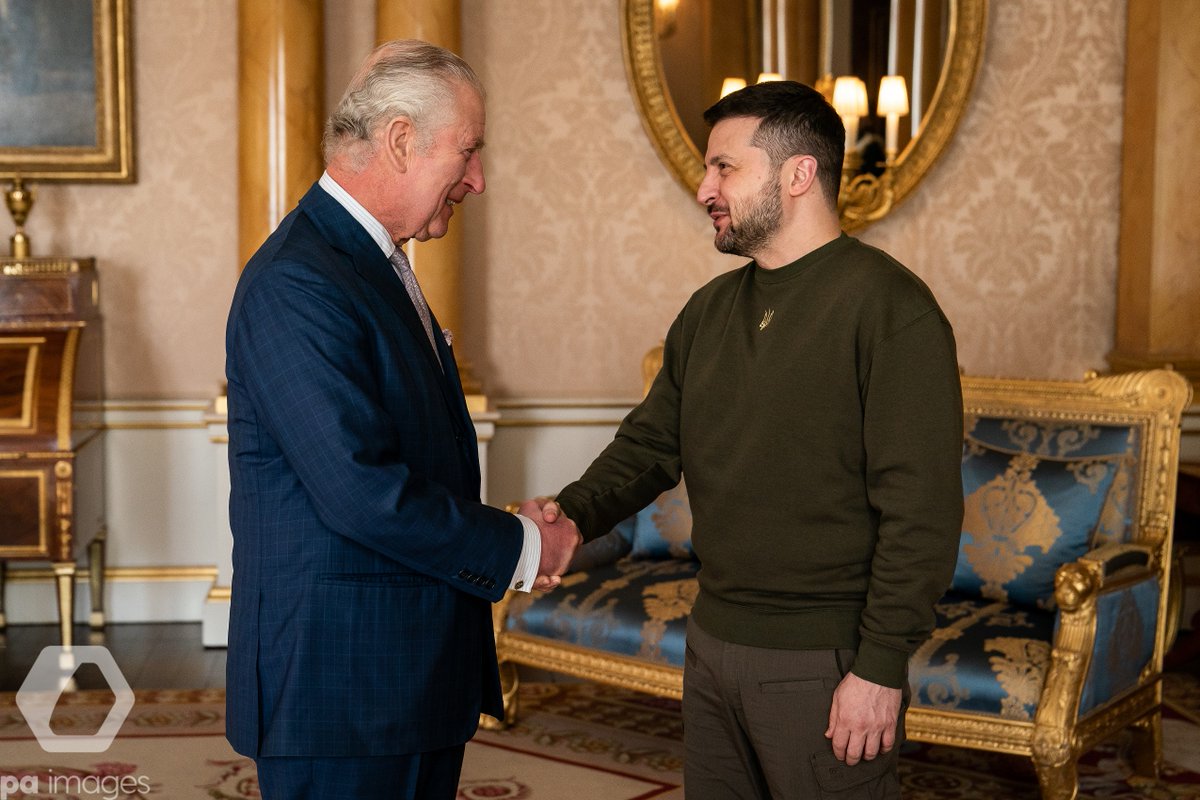 PA Media (@pa) on Twitter photo King Charles III holds an audience with Ukrainian President Volodymyr Zelensky at Buckingham Palace, London, during his first visit to the UK since the Russian invasion of Ukraine
📸: <a href="/aaronchown/">Aaron Chown</a> King Charles III holds an audience with Ukrainian President Volodymyr Zelensky at Buckingham Palace, London, during his first visit to the UK since the Russian invasion of Ukraine
📸: <a href="/aaronchown/">Aaron Chown</a>
