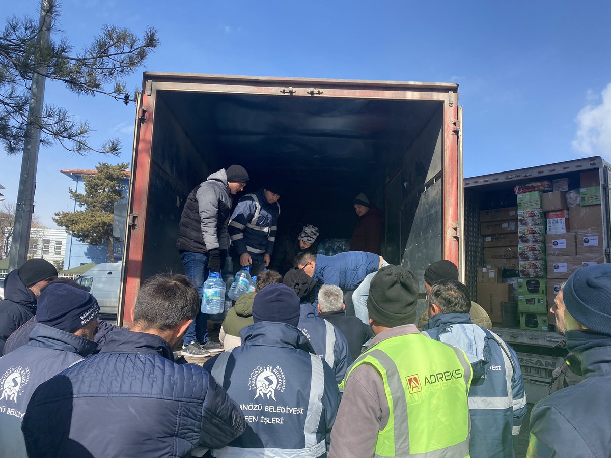 faikzcan9's tweet photo. 📍 An itibari ile Şabanözü🇹🇷

Deprem felaketinin yaralarını hep birlikte sarmak için devlet millet el ele tek yürek olduk. 

Ekiplerimiz vatandaşlarımızla birlikte koordineli bir şekilde çalışmarı sürdürüyor.

Rabbim bizlere tekrar böyle bir acı yaşatmasın inşAllah.🤲 https://t.co/ivBLTWunvd
