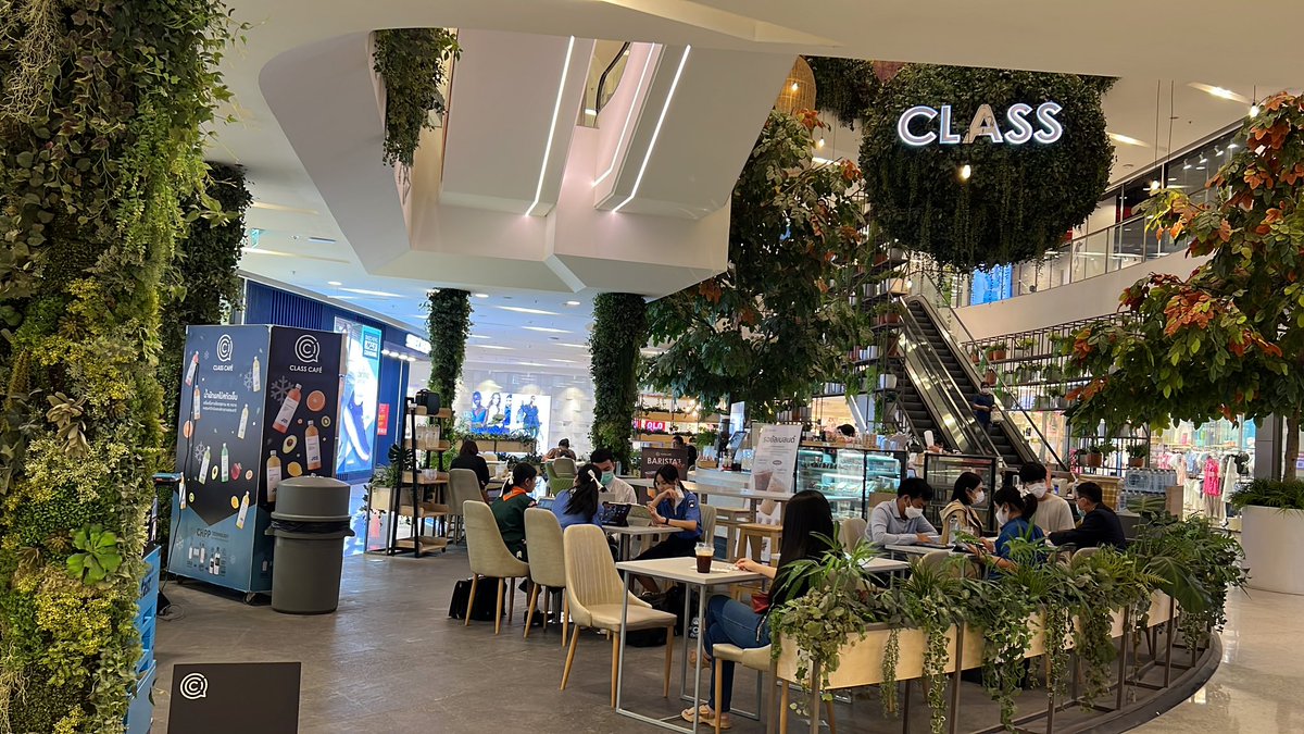 yuuchan5622's tweet image. 嫁氏打合せなう👩🏻‍💼
#classcafe #TheMall