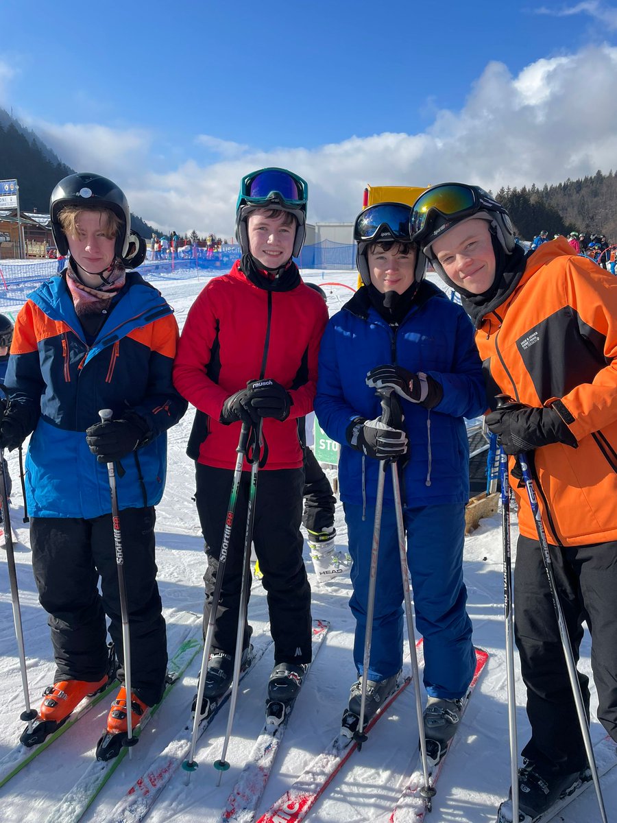 CollegeBenildus's tweet photo. Our TYs are making great progress on the Italian slopes https://t.co/tjglwCyEN4