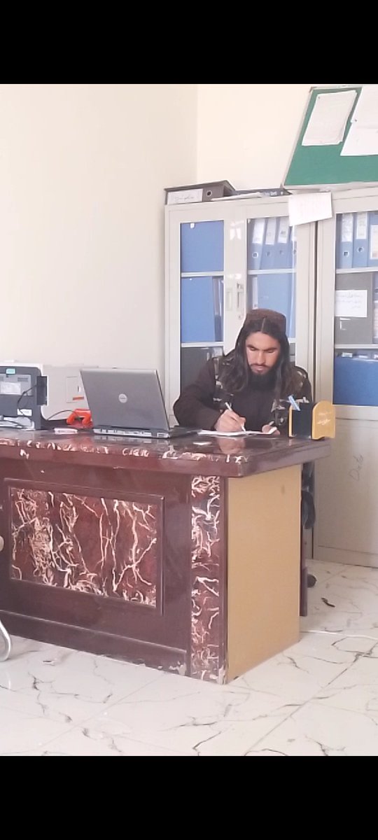 اَلسَلامُ عَلَيْكُم وَرَحْمَةُ اَللهِ وَبَرَكاتُهُ
نن درسره یو عکس شریکوم هیله ده چې خوښ موشي