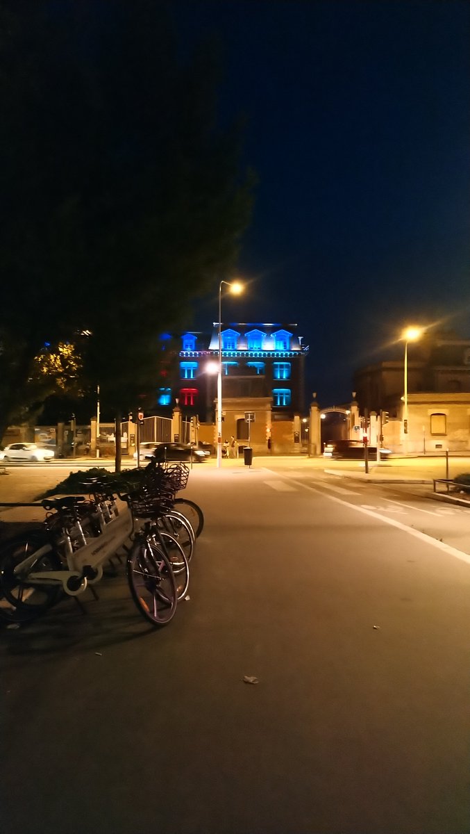 CeremaCom's tweet image. L&apos;#eclairage public, un poste-clé pour réduire la consommation d&apos;énergie des #CollTerr 💡
▶ Interview de Paul Verny, spécialiste au #Cerema sur les leviers d&apos;action pour un éclairage public plus sobre en énergie et adapté aux besoins
cerema.fr/fr/actualites/…