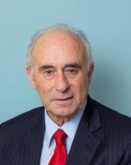 alvaroh15166613's tweet photo. Don Sergio Bitar, el padre del CAE, será candidato al Consejo constitucional. Con Ricardo Lagos, entregaron recursos públicos a la banca, para finaciar, con intereses de usura, la educación superior de quienes no tenían los  recursos necesarios. https://t.co/nLv3r7mBTv