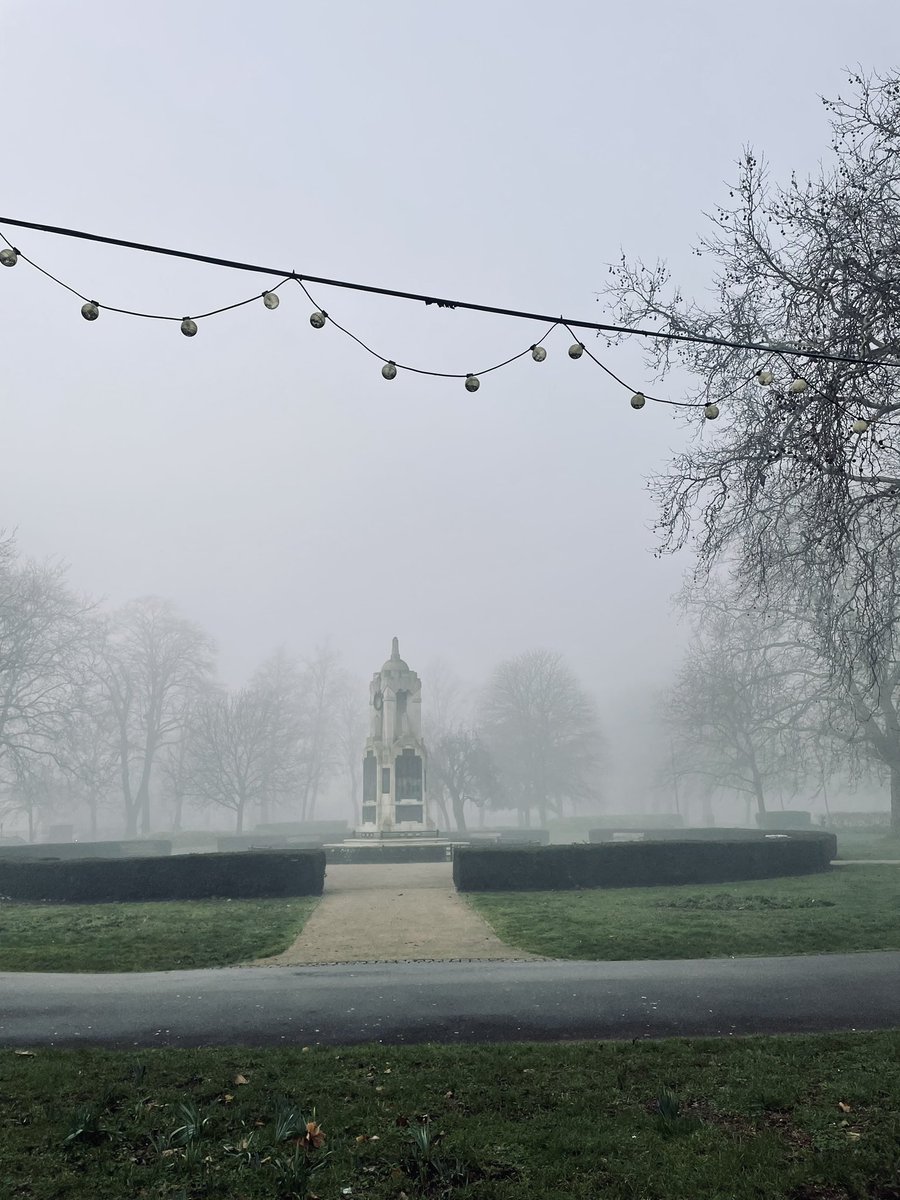BetterNewham's tweet photo. BN - Foggy Central Park Today - East Ham, Newham #BetterNewham https://t.co/KtsSgqUX0J