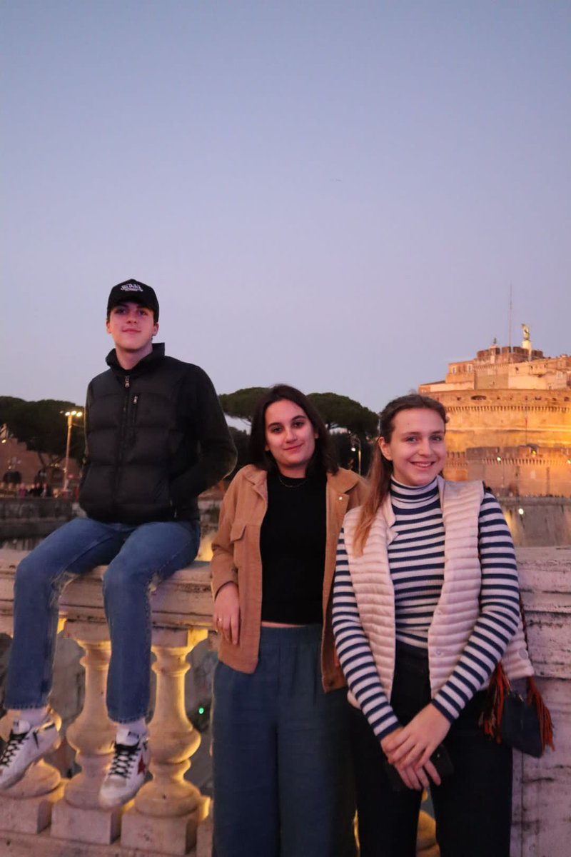 InstitutRome's tweet photo. Nos élèves ont profité d’un week-end ensoleillé pour se promener dans Rome, visiter le Museo Leonardo Da Vinci Experience et dîner dans le quartier de Trastevere 👌🏻
#Internat #ISD #boardingschool #convitto #rome #studentlife #weekendvibes #sortie #culture #campus #odyssey #AEFE https://t.co/b2aTpLzsJN