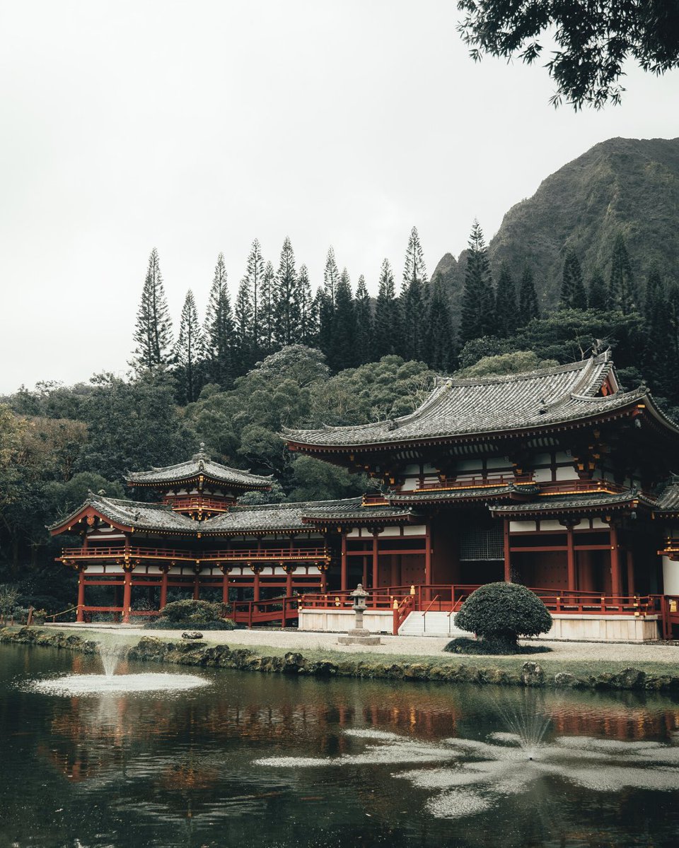 EquusHotelHi's tweet photo. Planning a day tour around Oahu? Byodo-In Temple is a must-see for its interesting architecture and scenic location in Valley of the Temples Memorial Park.

Did you know? The temple is a scaled-down replica of an 11th-century temple located in Uji, Japan. https://t.co/4VNL42DXy0