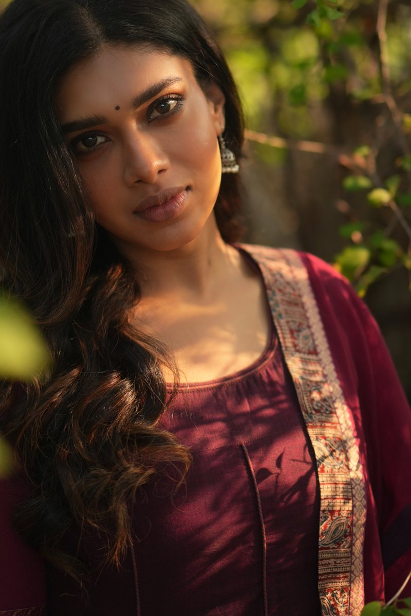 SSMusicTweet's tweet photo. It's not the swag..It's the Elegance that matters @officialdushara looks graceful in her new photoshoot
๐ธ#anitakamaraj
๐#Puii
๐ข @DoneChannel1
#DV #dusharavijayan #dush #Dushara #dushara https://t.co/SmZQzmrHf6