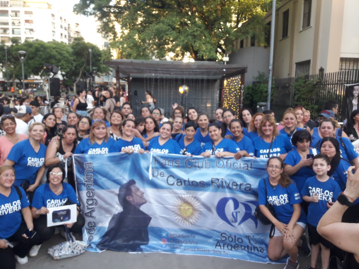 ClubSoloTu_Arg's tweet photo. Ayer fue una locura! Te extrañábamos @_CarlosRivera Disfrutamos mucho de poder escuchar en vivo tus nuevas canciones. SÓLO TÚ se hizo presente desde todos lados.
Gracias @TuMusicaHoy_OK 
@SonyMusicArg https://t.co/QKIvRdOYqf