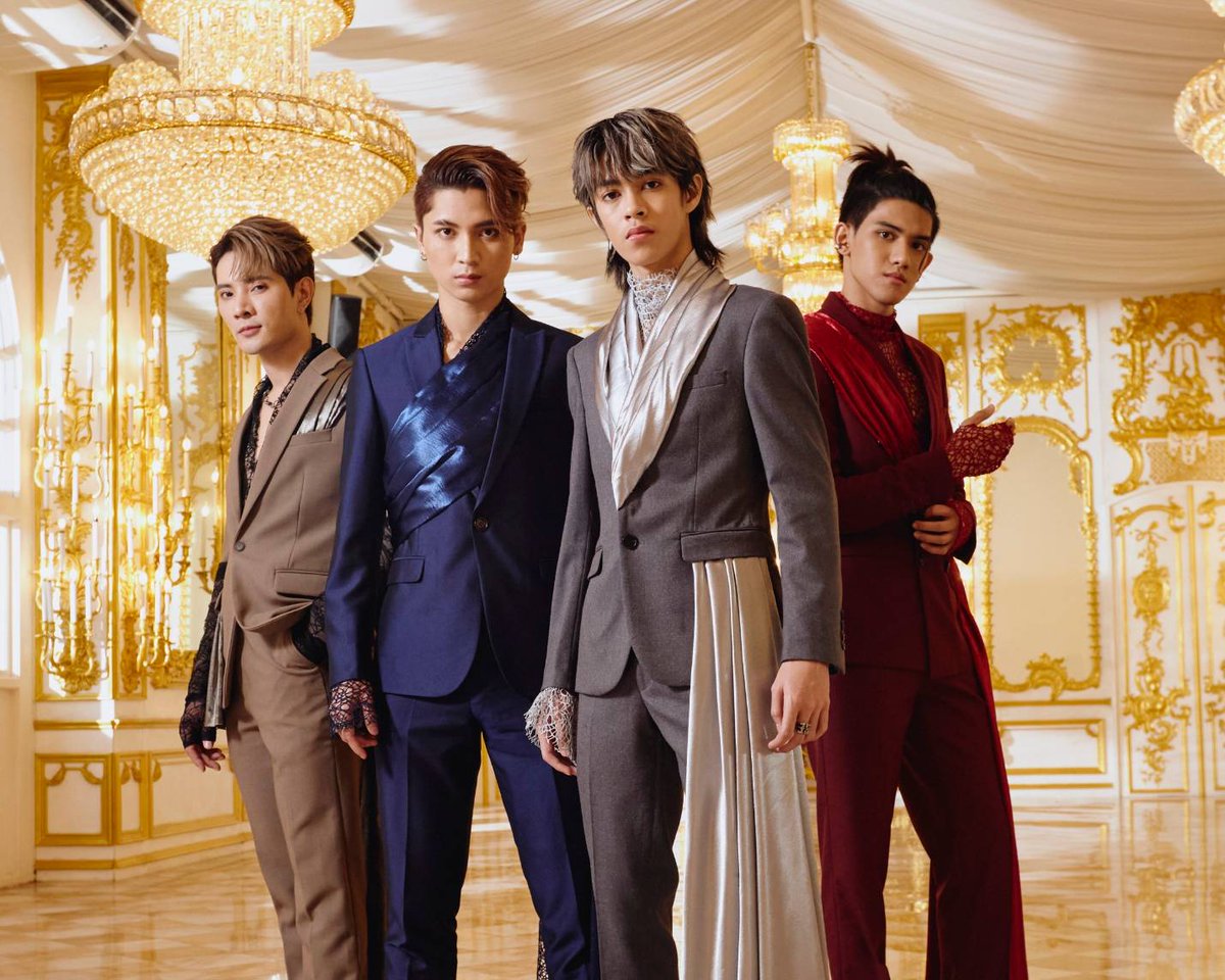 PPTVHD36's tweet photo. ไม่สน ไม่แคร์ แค่นี้ก็แย่รู้มั้ย...! มาเร็วให้ไว มีอะไรก็ถามมา
แฟนๆคนไหนมีประสบการณ์เฉือนใจอยากปรึกษา อยากถาม บอกอะไรกับ 4 หนุ่ม #NEWCOUNTRY คอมเมนต์ไว้ได้เลย! พร้อมติด #PPTVFantalksXNEWCOUNTRY
#เฉือนใจ
#grammygoldofficial
#PPTVHD36
#POPNEWSDAILY
#PPTVXNEWCOUNTRY
#Fantalks https://t.co/cahpcQhDiy