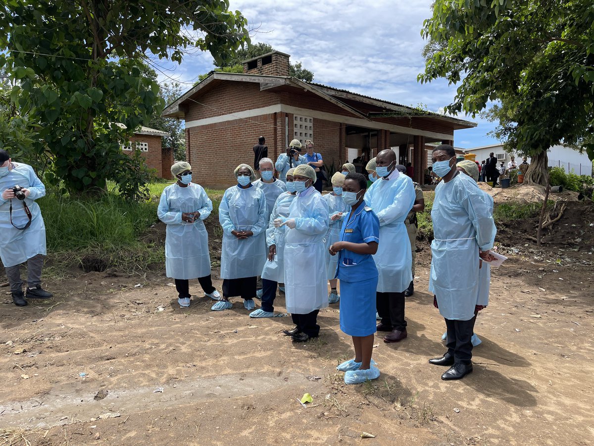 WHOMalawi's tweet photo. @WHOMalawi Rep @kimamboRN in the company of @health_malawi’s @HonChiponda, @UKinMalawi's @sophiawillittsk &amp; @UNMalawi’s @beckyadda are visiting area 18 of Lilongwe’s 🇲🇼 Cholera Treatment Center, in appreciation of the amazing work done on #cholera response.

#EndCholera https://t.co/JWxu7Dvjyu