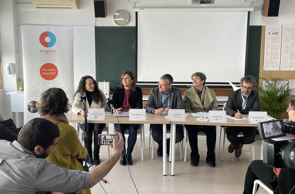 aliancesmagnet's tweet photo. Sant Sadurní d’Anoia @santsadurni_cat presenta l’aliança #Magnet entre l’Escola La Pau i l’@ICTA_UAB per potenciar la ciència, la tecnologia i el medi ambient com a eixos d’aprenentatge

#TransformacióEducativa #EquitatEducativa https://t.co/wV26lipmRT