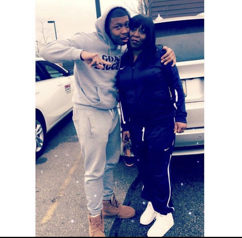 Dajon_8's tweet photo. In honor of my late mother I wanted to announce that (The Cross You Bear) will officially become a sequel shortly 📚 
Be on the lookout for (The Cross You Bear 2) ✍️📖 

RIP Mom 💔
RIP ZaePaid 🤟🏾💰 

#author #authorlife #thesequal #theseries #blackwriters #BlackHistoryMonth https://t.co/GEiUbhs0TP