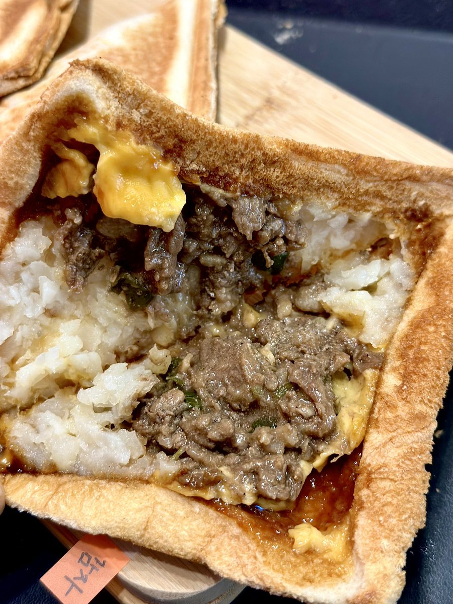 DagangIui's tweet photo. 부산 서면 밸라다토스트가 ㄹㅇ임..
치즈 늘어나는 것부터가 레전드임 아 또먹고싶네 https://t.co/fJ4qiTbPlU
