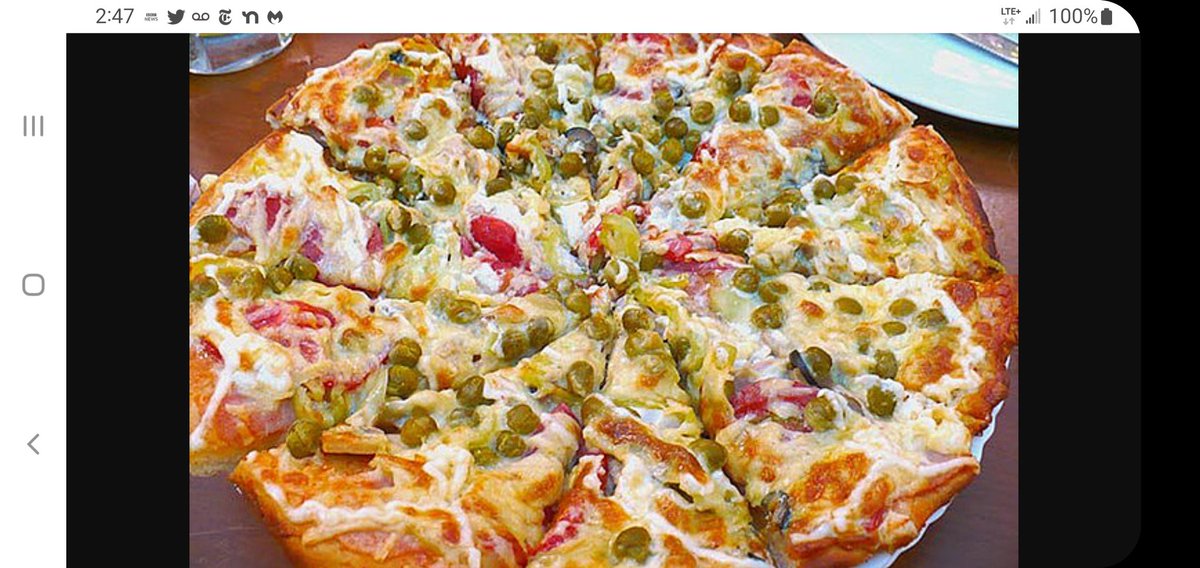 RoseKatieCats1's tweet photo. @SteveStuffie @HarrynPogue @karolinde73 @TheHugHouse @PicklesBottom There *are* pea pizzas, Pogue. I think pizza club has been bribed under the table by Big Oreo & Big Candy Floss to remove this popular $ healthy vegetarian choice from their menu & replace it with pizzas of lesser nutritional (& food fight) merit. #TeamVeg #VisualizeWhirledPeas https://t.co/gMptg0RzUP