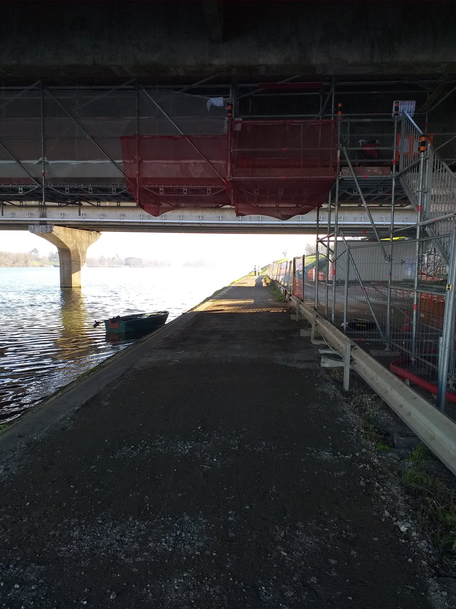 VeloMaths's tweet photo. @tapav_tours Et puis, pour me rattraper un peu, je signale que le passage sous le pont, qui était très boueux à cause de gros et longs travaux d'entretien sur le pont de l'A10 a été aménagé et que maintenant, c'est nickel!
Merci @villedetours https://t.co/ex3Pr8XuKm