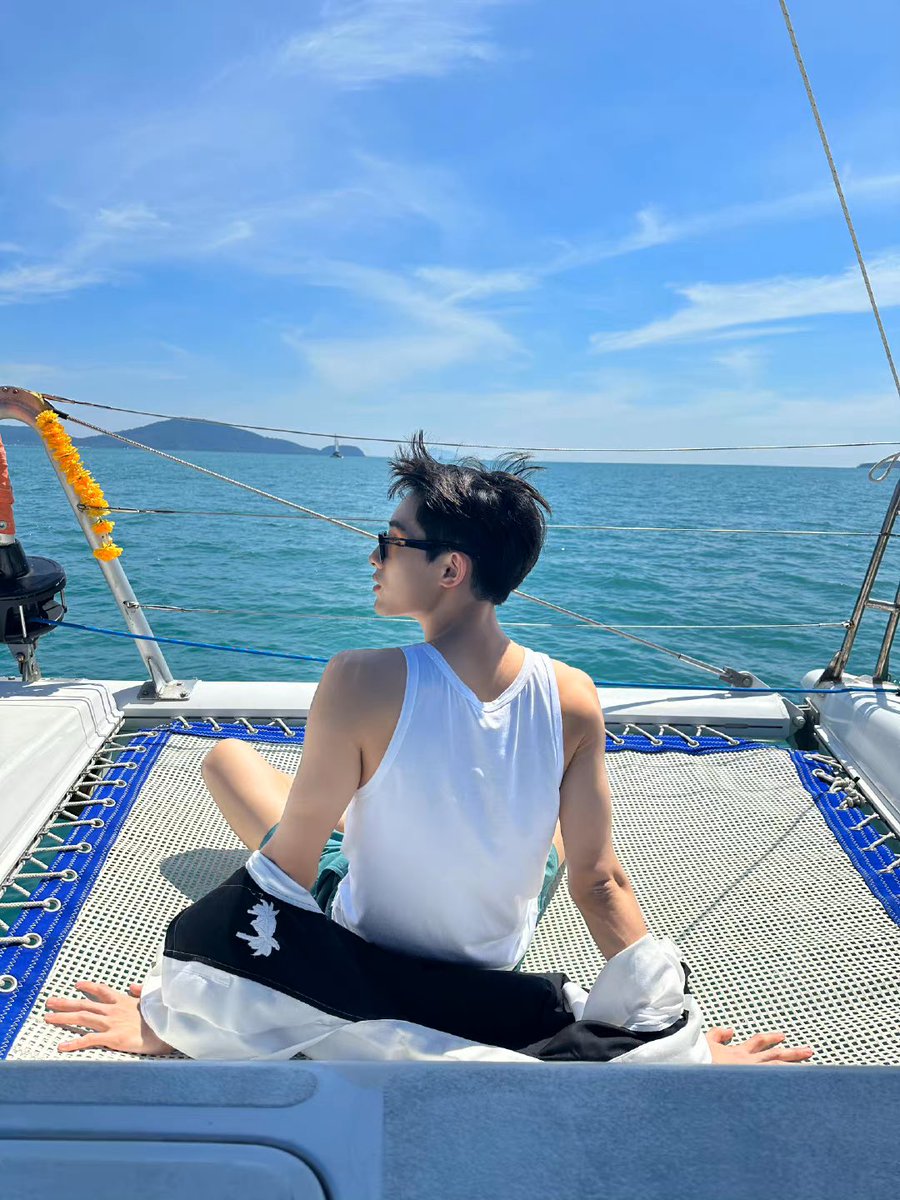 itennyou's tweet photo. อ้ายเหี้ยยยย ต่งมาเที่ยวภุเก้ตสองวันแต่เท่ยวคุ้มมาก แล้วคือรุปหล่อมาก รุปหล่อแบบมากกกกกก ㅠㅠㅠㅠㅠ https://t.co/84X8vzBgxy