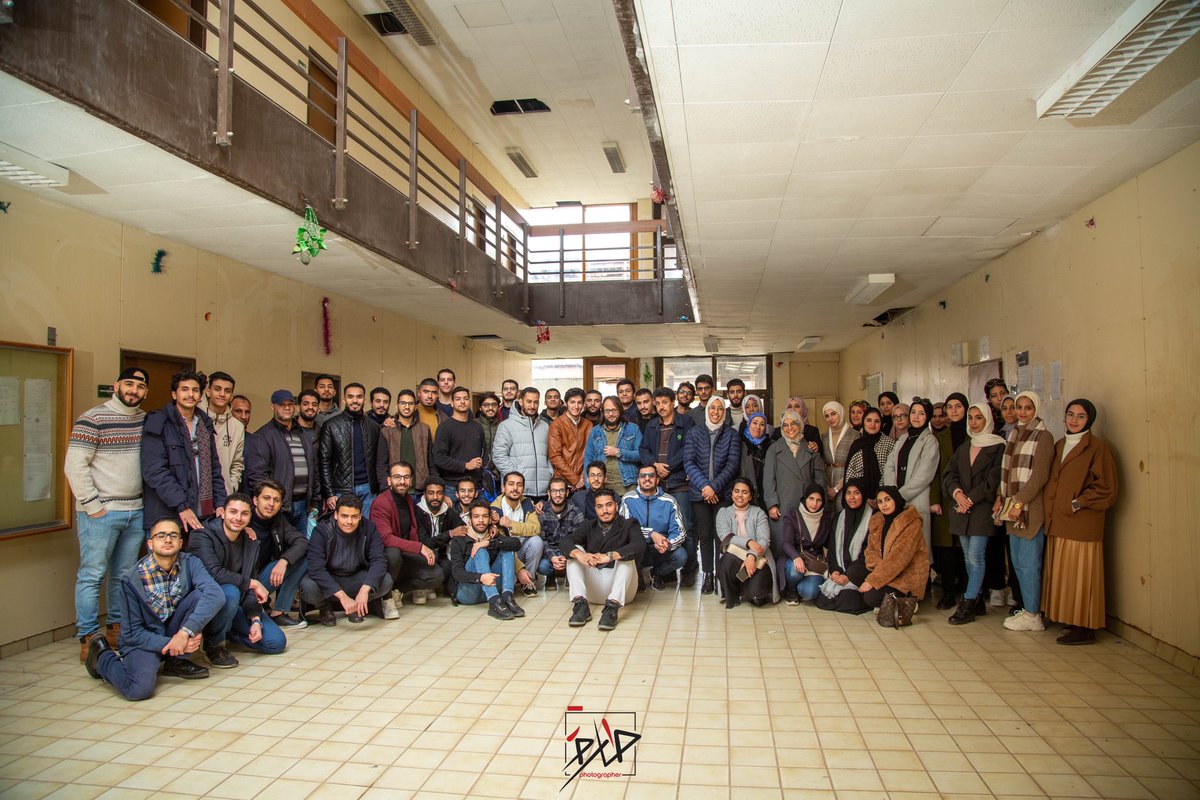 _T_Photographer's tweet photo. بحلته القديمه .. كان لدى الدفعة EE87 لفتة خاصة بحيث ان اجتمع مهندسين الدفعة في صورة ختامية مع قسم الهندسة الكهربائية وكانت الاجواء الختامية اكثر من رائعة متمنين لهم المزيد من التقدم والازدهار  ..

#جامعة_بنغازي
#قسم_الهندسة_الكهربائية 
#EE87 https://t.co/EP80FAyW4B