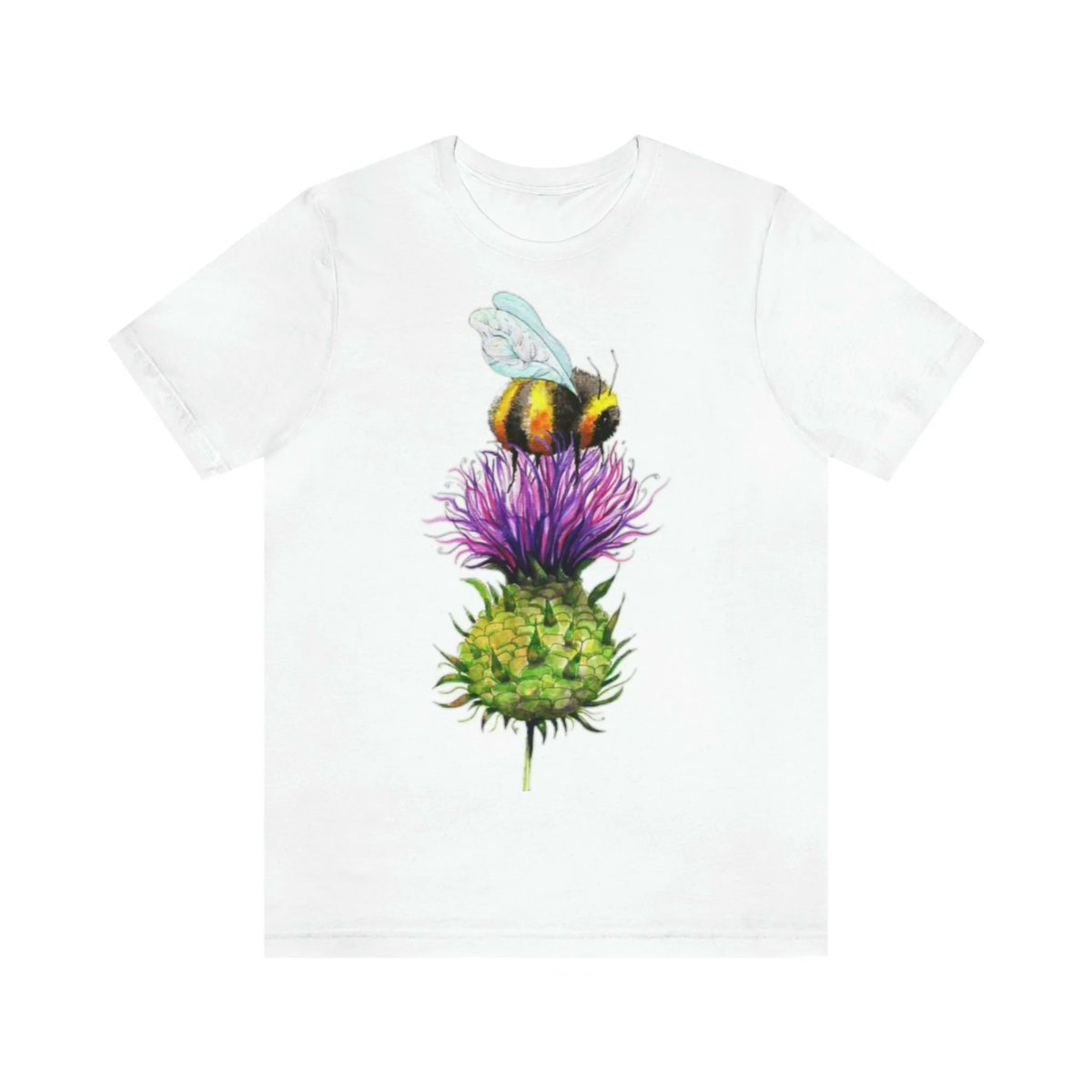 SueRocheArt's tweet image. Thanks for the kind words! ★★★★★ "It&amp;amp;#39;s lovely, as a Scot I appreciate having a pretty shirt with a thistle design on it 🐝" Alexandra buff.ly/3RCcQnm

#elevenseshour #craftbuzz #bees