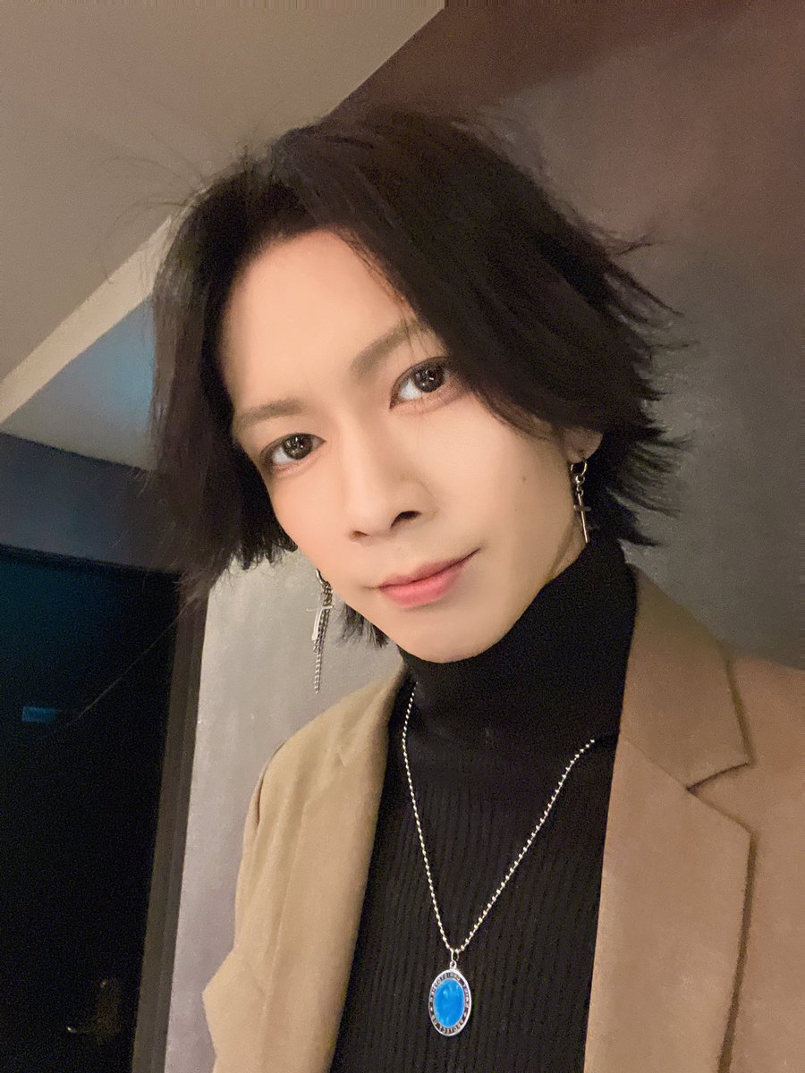 drmkou0206's tweet photo. ✨clubegg✨

本日も営業です‼️
ご来店心よりお待ちしております✌️

雨降ってる🤔？
気を付けてね☺️

 #CRAZYGROUP #clubegg #新宿歌舞伎町 #ホスト #自撮り #イケメン  #雰囲気嫌いじゃないよって人いいね  #いいね返し #いいねした人全員フォローする  #フォロバ100 https://t.co/ikxI0wmHng