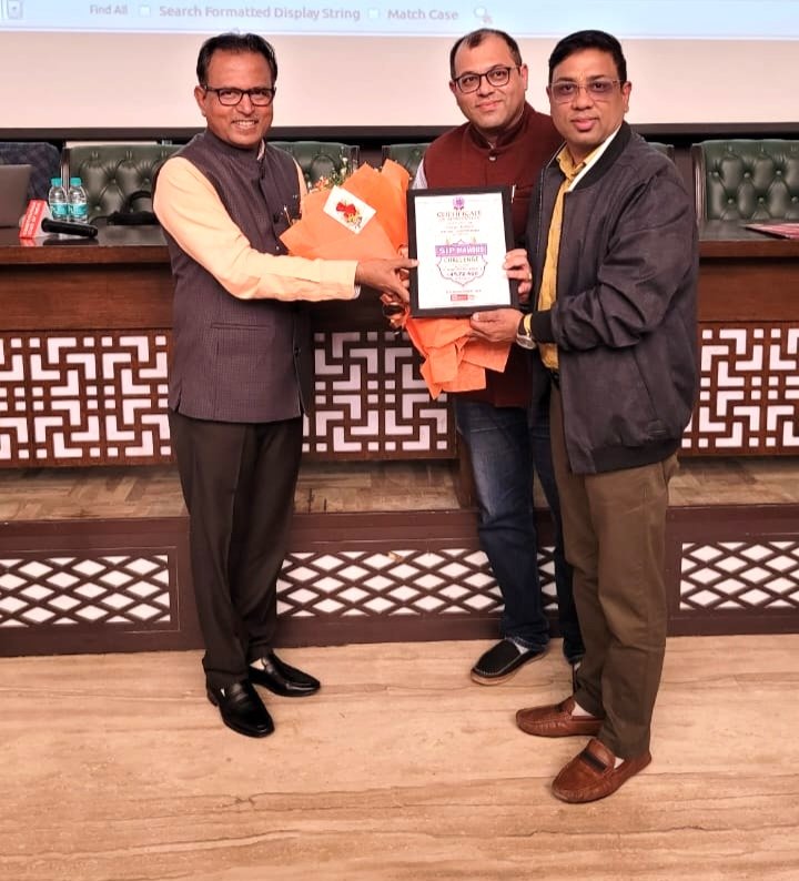 Special gesture from Kotak AMC Group President & MD Mr. Nilesh Shah in an exclusive session Post Budget - Market Outlook for premium business partners at Constitution Club of India, Rafi Marg,  New Delhi, 110001
#certificateofappreciation #rewardsandrecognition #mutualfundsahihai