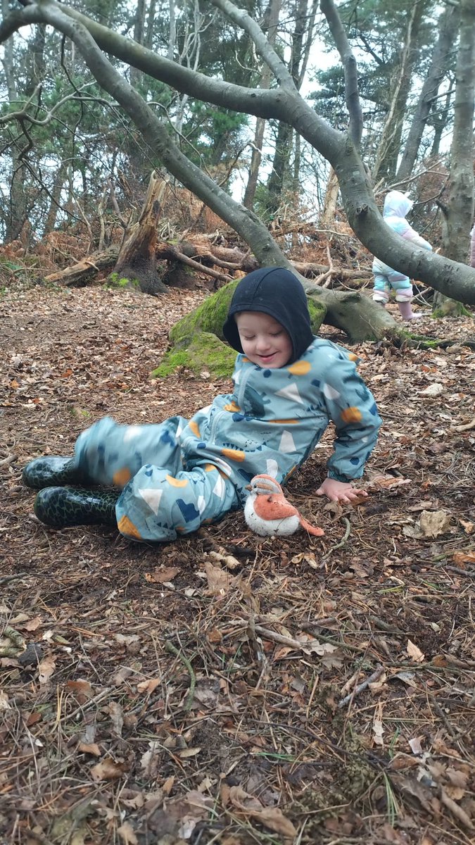 ACE_Girvan's tweet photo. P1/2 of @sacred_heartps had an ACE Forest School Day yesterday! #ACEdays #forestschool #outdoorlearning https://t.co/6y01dySYsx