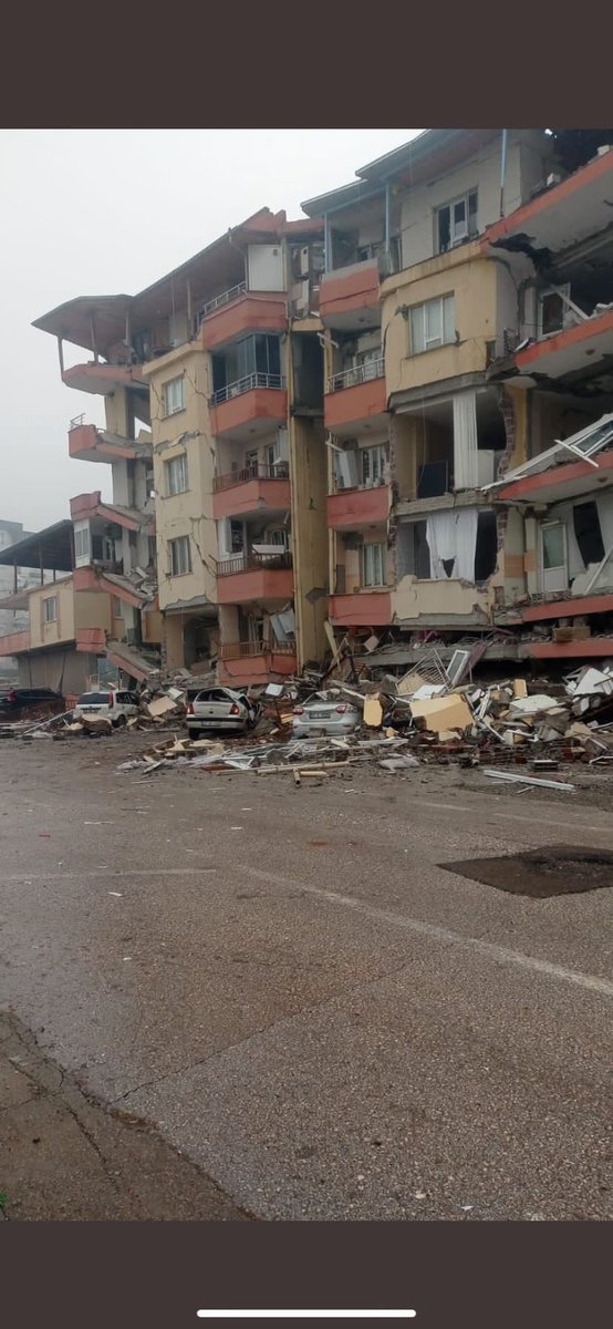 SencanSemaSozen's tweet photo. @ahbap ELİF DEMİREL GÖÇÜK ALTINDA ‼️

Kurudere mahallesi hurşit sokak zeynep apartmanı Nurdağı/ Gaziantep https://t.co/US9vAwOYrf