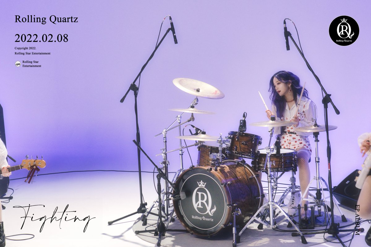 Rolling_Quartz's tweet photo. 1 year ago 2022.02.08 1st mini album, "Fighting" was released... Time Flies :) And thank you Diadem! We didn't realized the time had passed so quickly.

첫 미니앨범 '화이팅' 발매 1주년. 시간 참 빠릅니다. 많은 응원 감사드리요 💎❤👑

#롤링쿼츠 #RollingQuartz  #다이아뎀 #Diadem https://t.co/MLG2j3ObNI