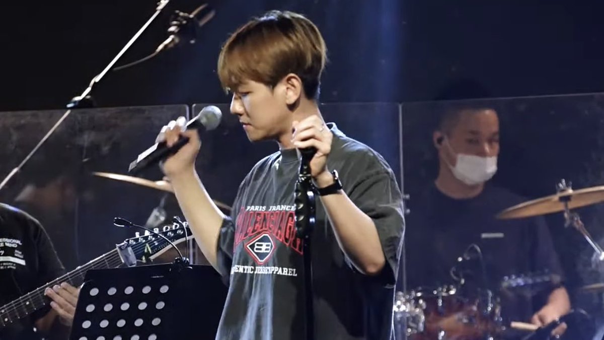 kokokbop's tweet photo. BYUN BAEKHYUN!! His band live performance is now out!! 🔥 https://t.co/IZCFB0zTpw