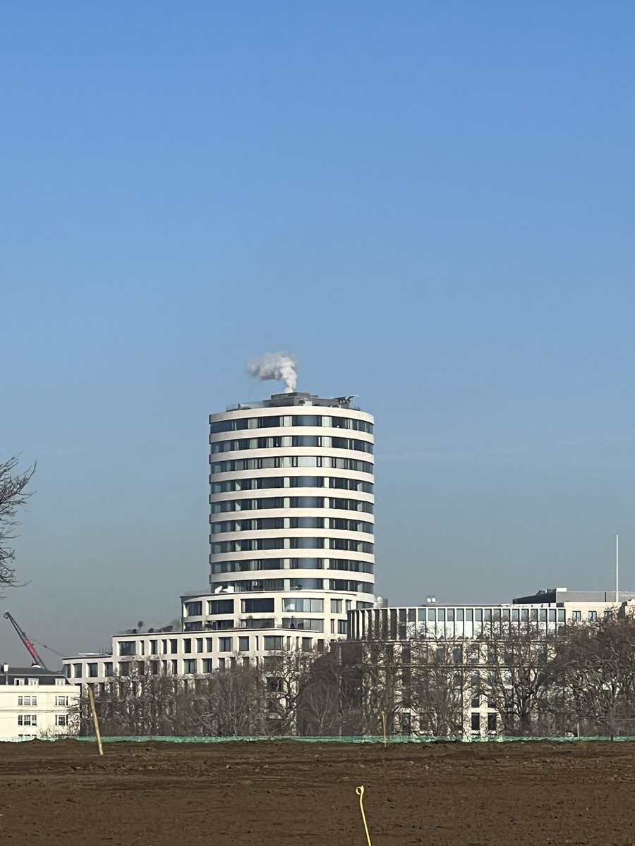 AlexanderStraub's tweet photo. Green Building Code - London newest High End Development by Almacantar #theBryonston The Bryanson @ Marble Arch looks more like a Gas Power Plant emitting endless CO2 instead of sustainable building ! @Almacantar_ 

What’s gone WRONG ? In 2022

🤣🤣🤣🤣 https://t.co/kTnQzVVkJT