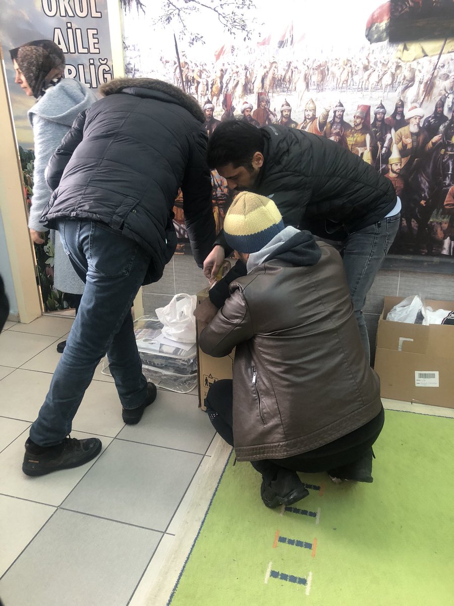 IlkokuluSamet's tweet photo. Değerli velilerimizin yardımlarını kabul etmeye devam ediyoruz. 
@serkangur_bursa @GurhanCokgezer @Osmangazi_MEM https://t.co/YahrZgGOpM