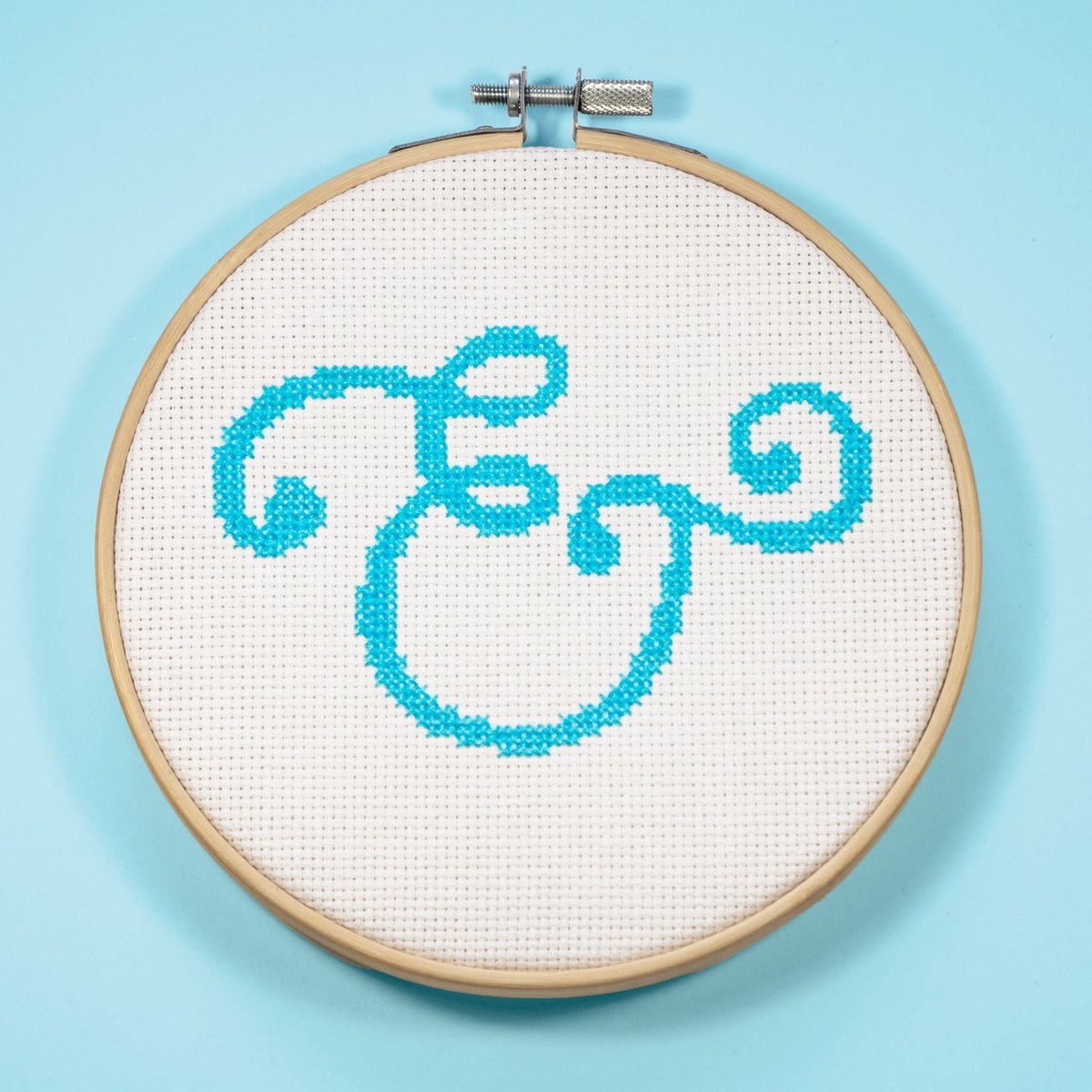 kpatutodesign's tweet photo. Typeface: Bonbon Regular⁠
dmc_embroidery⁠
⁠
#ampersandstitches https://t.co/pAPwZ7zkkp