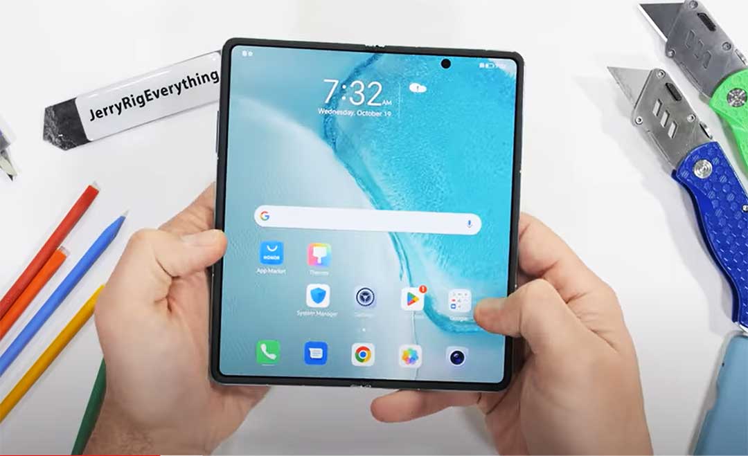 Ranbirsen's tweet image. The #HONORMagicVs epitomizes state-of-the-art #foldabletechnology with a strong focus on hinge design and engineering, solving multiple pain points associated with #foldablesmartphones.
@Honorarabia
#Honor
criticreviewer.com/honor-magic-vs…