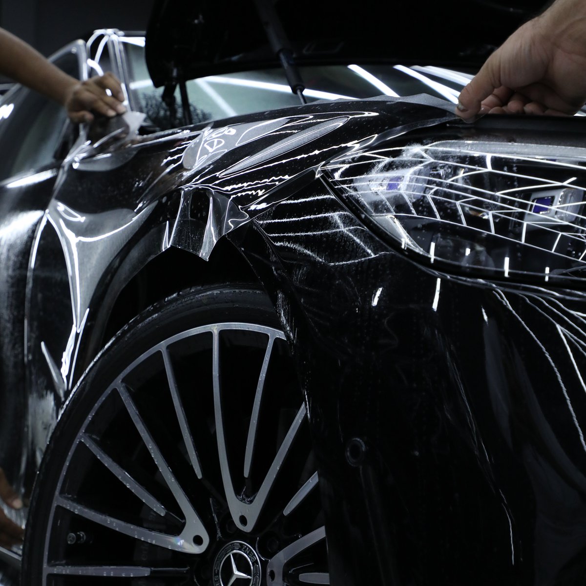 dluxeuae's tweet photo. Mercedes 2023 Protected at Dluxe Car Care Center 🖤
Pre Cut Paint Protection Film with Self Healing 💫
جلاد الحماية الشفاف بخاصية المعاجةً الذاتية، القص الكتروني 💫

For Bookings
📞 056-3570000
📍Dubai - Nad Al Hamar

#mercedesbenz #ppf #dubai #carcare #body #dluxe #luxury https://t.co/hk7113XaXZ
