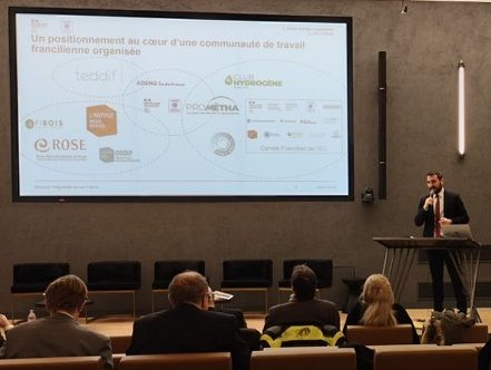 ademe_IDF's tweet photo. Ce matin avait lieu notre Comité Régional d'Orientation : bilan de l'#ADEMEIDF en 2022... 

💪 658 projets aidés : 2 fois plus qu'en 2021 👏
💪 111,08 M€ engagés dont :
#TransitionEnergétique : 52,07M€
#TerritoiresDurables : 34,96M€
#EconomieCirculaire et #Déchets : 23,76M€ https://t.co/EbzMHXPkPc