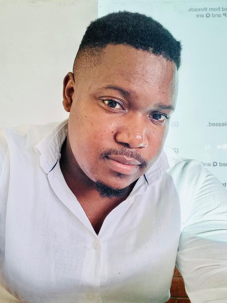 hillgrove_ss's tweet photo. #JusticeForMohlala
The 28th January 2023,the day that a nightmare befell our school but even more so for his dear family who would soon learn of his passing....A diligent, intelligent &amp; extra-ordinary person, Mr. Mohlala, lost his life on this day at the hands of 3 armed men... https://t.co/OUXSL8foyq