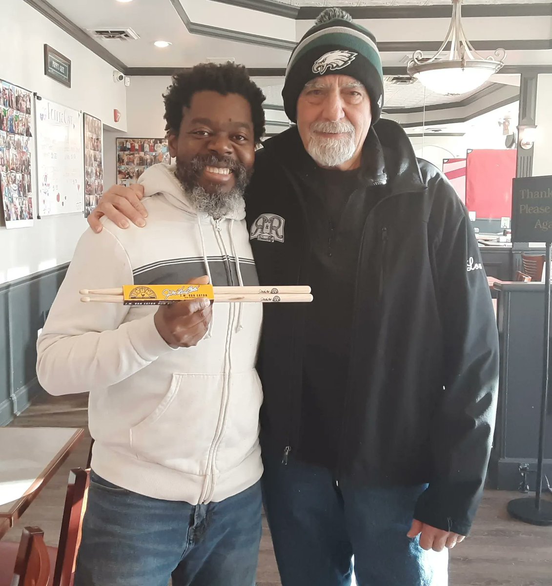 dontwingit's tweet photo. Last week’s meeting with my mentor, friend and fellow drummer was extra special!
We shared updates on family, business goals so far and common interests.
#dontwingit #leadership #successtips #whoisinyourcorner #ironsharpensiron #accountability https://t.co/FxLKxKZFS4