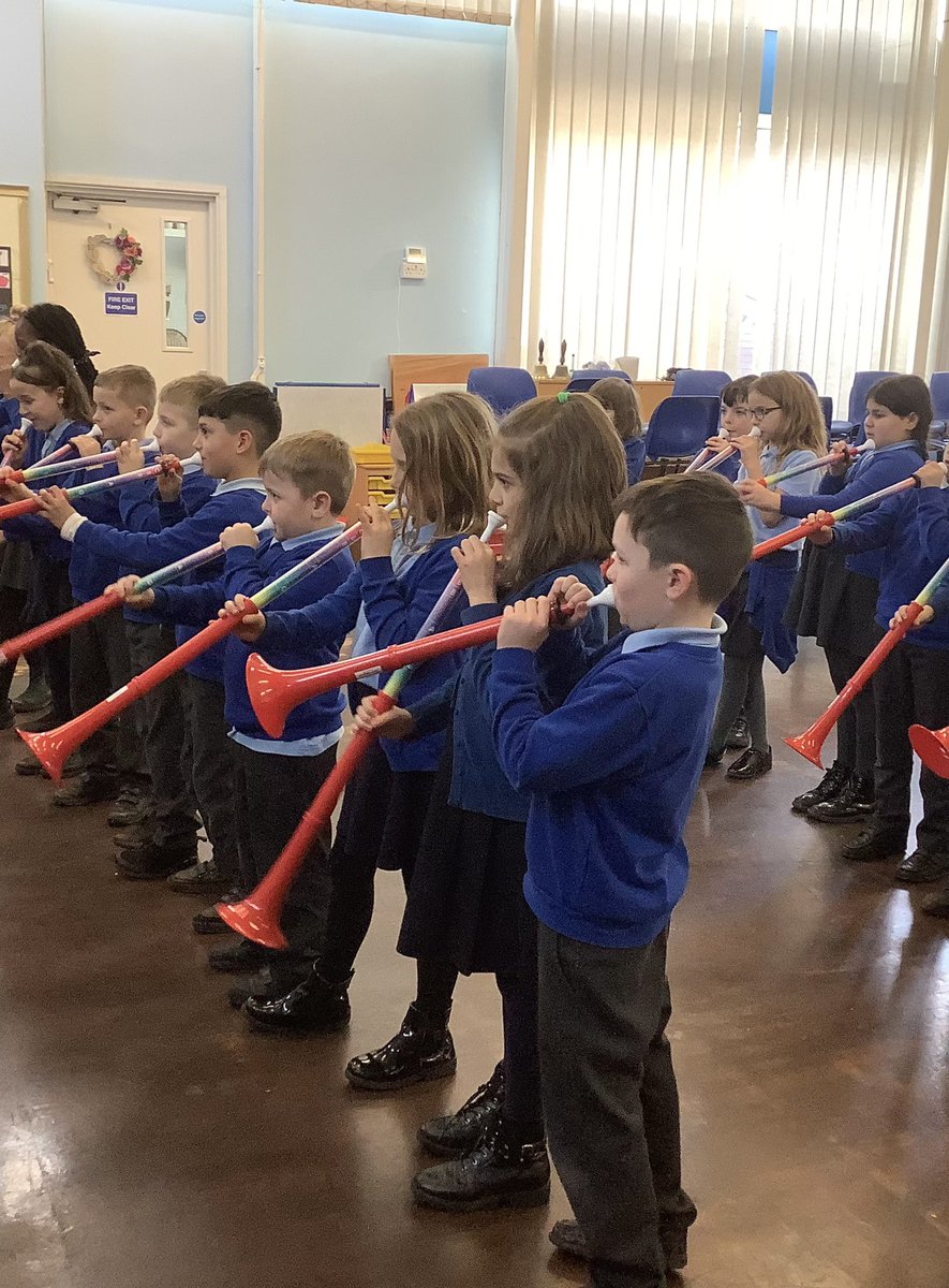 3PH have been fantastic at learning to play the Pbuzz and have started to learn how to read music. Da iawn!