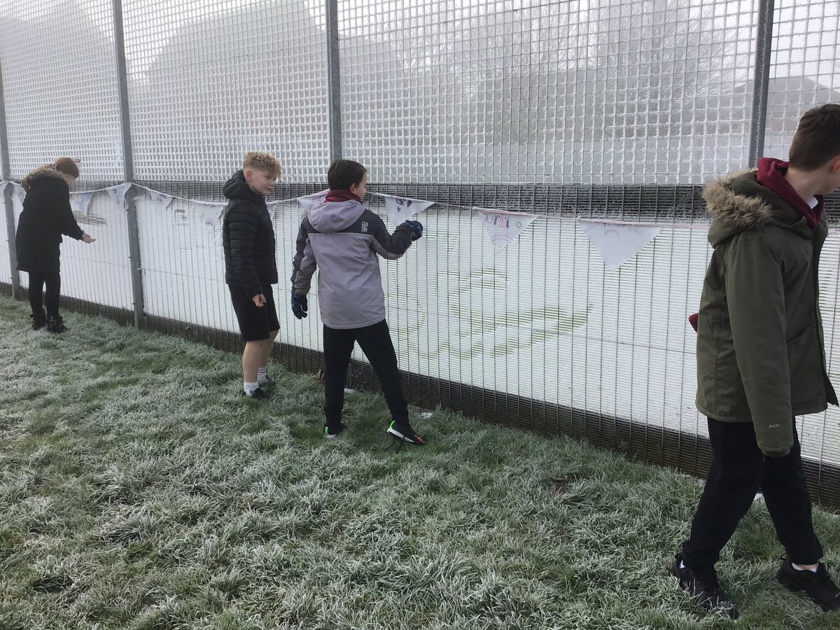 CharterY5's tweet image. The fog was too enticing to ignore this morning so we snuck outside for 15 minutes of misty learning. 
We haunted each other, made art in the frost and rolled tyres across the frosty grass. #CharterLiNE