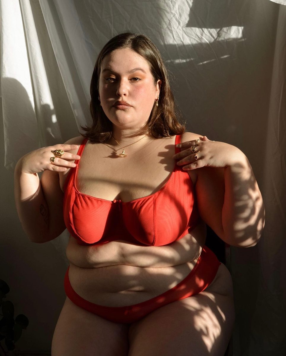 ivoryroseuk's tweet photo. BE THE LIGHT IN THIS WORLD ✨
We are obsessed with these beautiful ethereal photos of the amazing @nellhenry ♥️
#LOVEivoryrose
#fullerbust #fullerbustbra #fullerbustlingerie #bodypositive #lingerie #Loveyourself #selflove #fullerbusted #bigboobyclub https://t.co/51l6Zi7Kb9