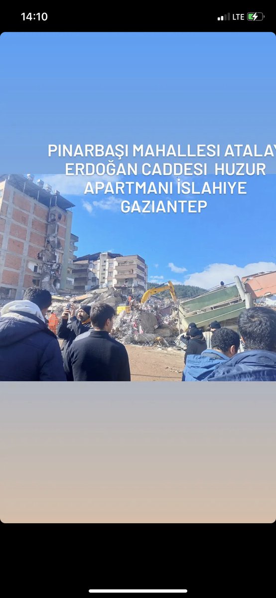 haliimeaslan's tweet photo. 4 kişi enkaz altında ses gelmesine rağmen müdahale yok @DepremDairesi @haluklevent @FatmaSahin @gul_davut @ahbap https://t.co/PYNSPjCSuZ