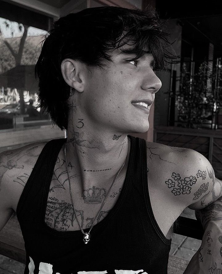 gabxzw_'s tweet image. Eu amo tanto esse homem🥺22 aninhos #HAPPYBIRTHDAYJXDN