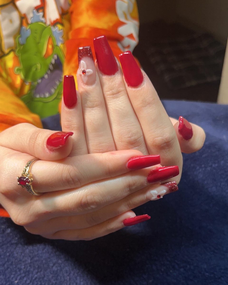 Crist_Tx79's tweet photo. Your future nail tech #dallasnails #nailtech #naildesigns #rednails https://t.co/0IS866ivfo