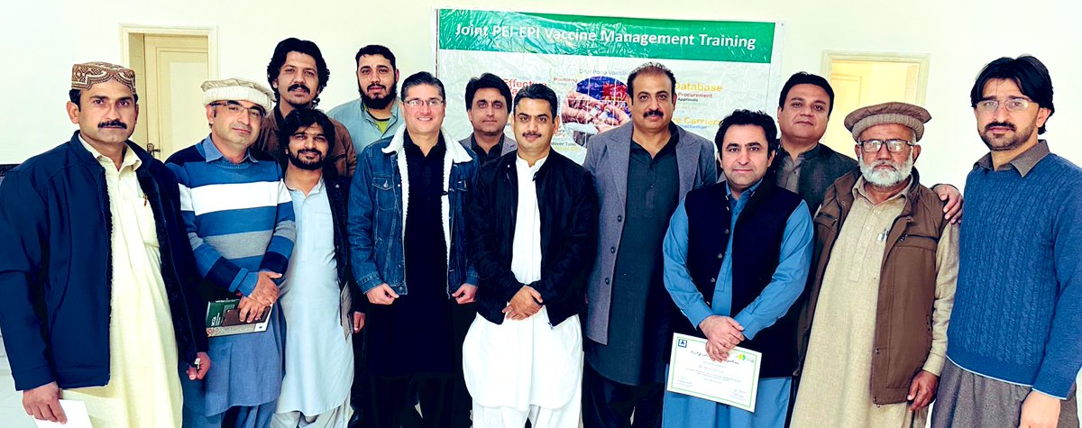 DC_UstaMuhammad's tweet photo. @EocBalochistan کی جانب ضلعی عملے کو ویکسین منیجمنٹ کے موضوع دو روزہ تربیت دی گئ۔ اختتام میں شرکاءمیں شرکتی اسناد تقسیم کی گئی۔@PakFightsPolio @WHOPakistan @SyedZahidShahPK https://t.co/0ANuGSd7kE