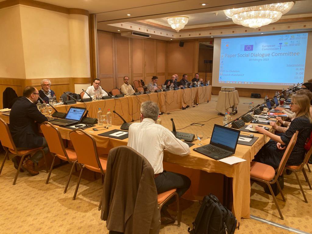 industriAll_EU's tweet photo. Today the 📝 Paper social dialogue committee meets!  important topics on the 📔 : 👉🏻impact of the energy crisis on the sector and its workers 👉🏻packaging regulation 👉🏻forest strategy 👉🏻strengthening social dialogue 🤝 https://t.co/E1pPh1asuM