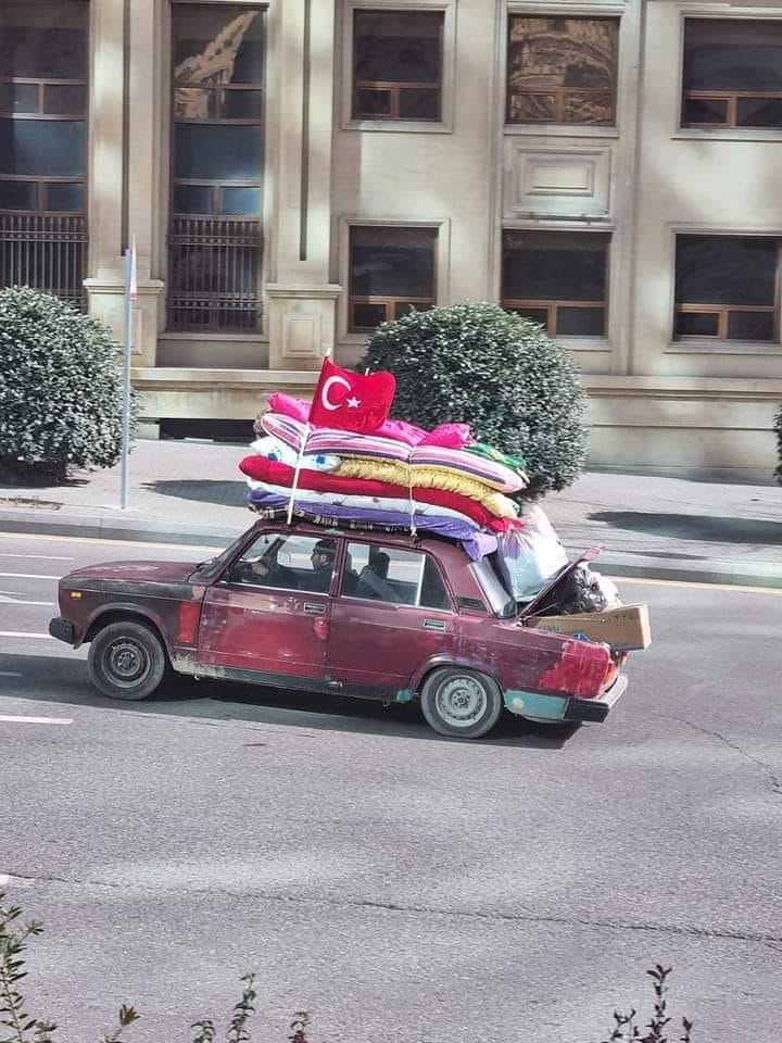 Dünya kadar sevgi 🇦🇿♥️🇹🇷
Bakü, 8 Şubat 2023.