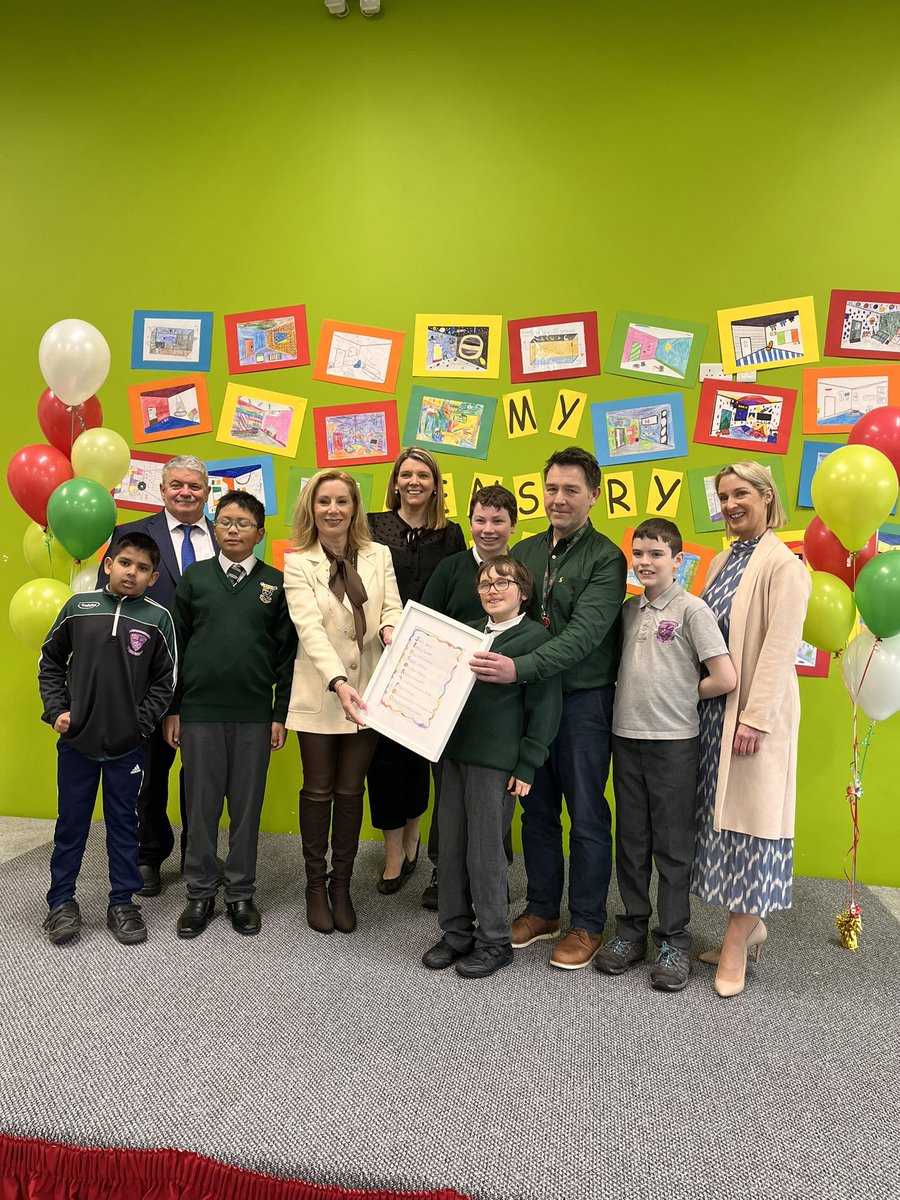 josephamadigan's tweet photo. Honoured to officially open the new sensory pod at @monkillarney in Killarney this morning! A great new amenity that the entire school will benefit from! Thank you for such a warm welcome to the Kingdom! 💚💛 https://t.co/isD7jexyYT