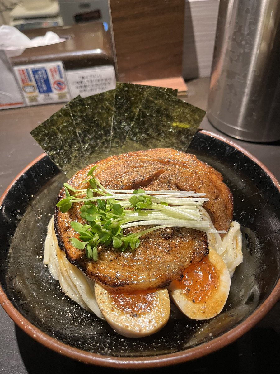 ikinariGOLD's tweet photo. ラーメンツアーかよってぐらい

移動が激しい　今週

奈良駅の前で　ラーメン配ってたし
西中島南方の👈いいにくい
時屋も最高！

横浜ラー博中！！
ラーメンにご縁あるな

次　熊本なんよ。。 https://t.co/ImA3oiCO2X