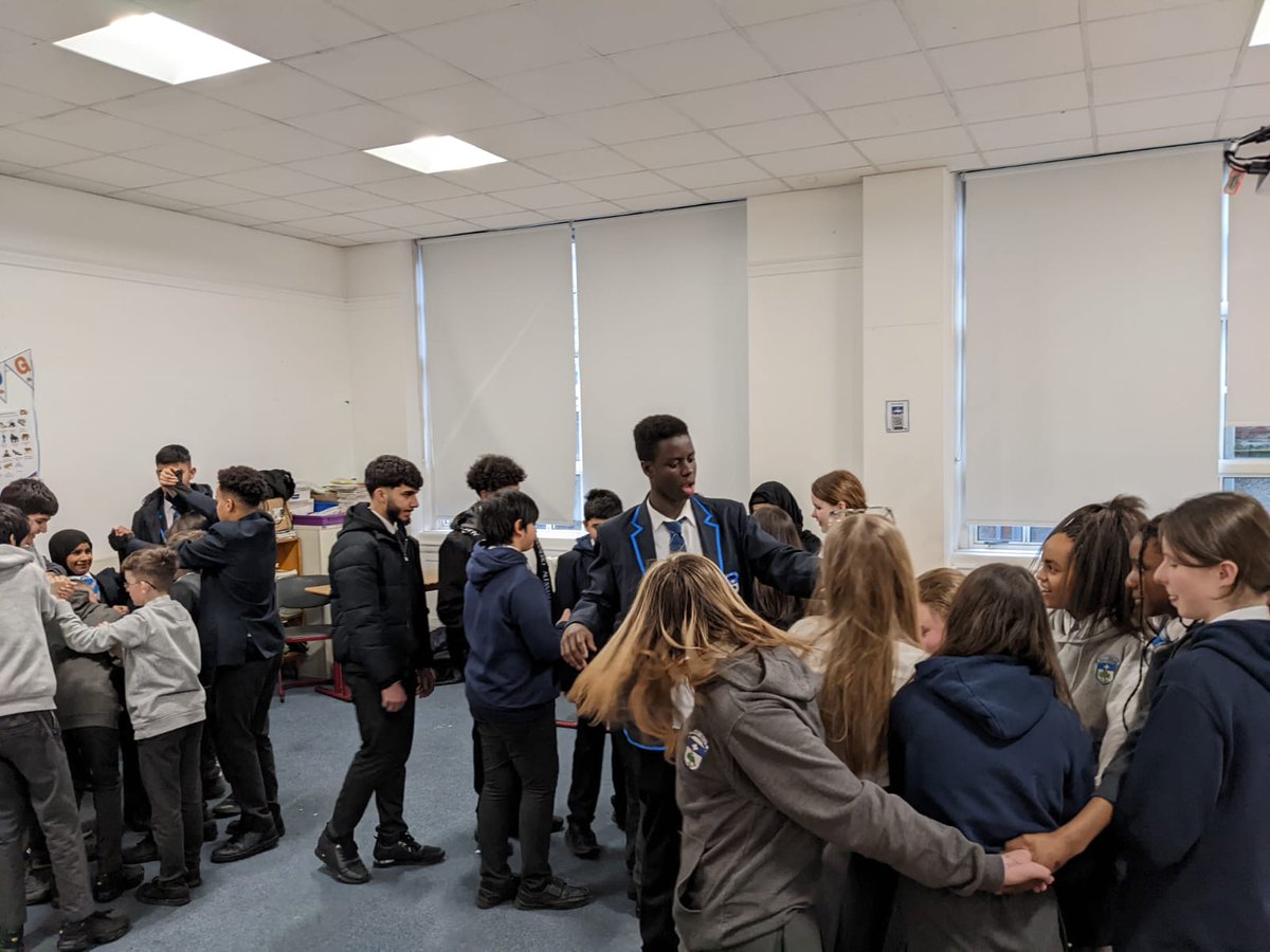 Glasgow South East Police (@glasgowsepolice) on Twitter photo S6 pupils from <a href="/HolyroodSec/">Holyrood Secondary</a> began their MVP tutoring yesterday. Guiding and supporting the junior pupils at the school to make good life choices <a href="/MVPScot/">MVP Scotland</a> Thank you to Campus Officer PC Dunbar for assisting. S6 pupils from <a href="/HolyroodSec/">Holyrood Secondary</a> began their MVP tutoring yesterday. Guiding and supporting the junior pupils at the school to make good life choices <a href="/MVPScot/">MVP Scotland</a> Thank you to Campus Officer PC Dunbar for assisting.