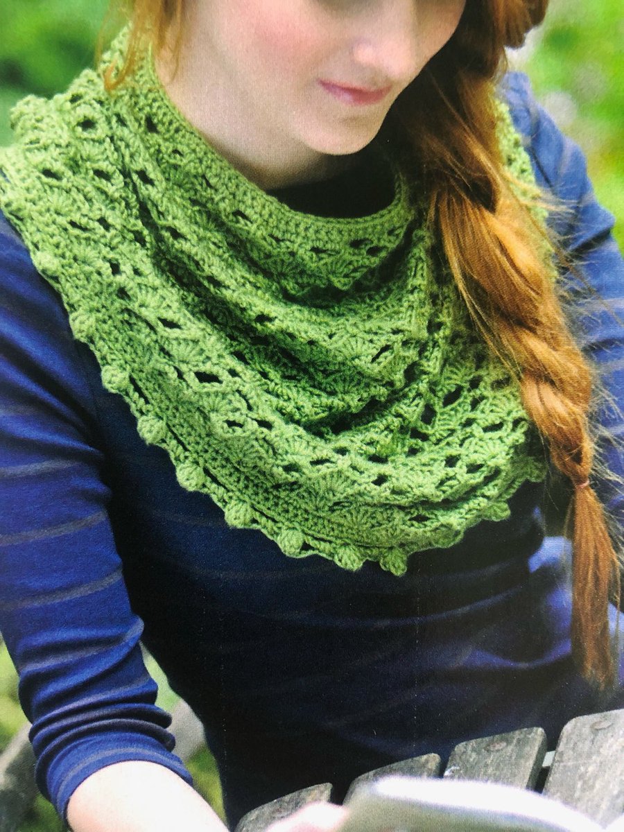 DDCrochetDesign's tweet photo. Crochet Bobble Edge Scarf Crochet Pattern #crocheting #crochet #MHHSBD #ElevensesHour #CraftBizParty #magic #crochetpattern #ShopIndie #UKMakers #crochetbobble #bobblescarf #trianglescarf #crochetbobbles #crochetwear #crochetstyle https://t.co/tejQxW9f1b https://t.co/pHox7T4S8X