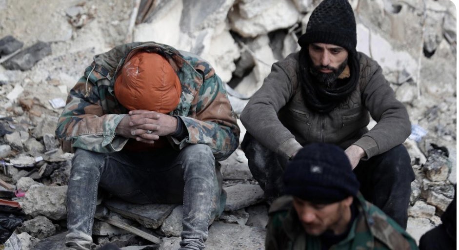 Türkische #Luftangriffe auf die #Erdbeben-Gebiete im Nordwesten #Syrien|s. Die #Kurden erhalten keine internat. Hilfslieferungen. Forderung des #Assad-Regimes: Lieferungen nur nach #Damaskus. Das ist inakzeptabel! Es braucht deutliche Worte aus Brüssel! zdf.de/nachrichten/po…